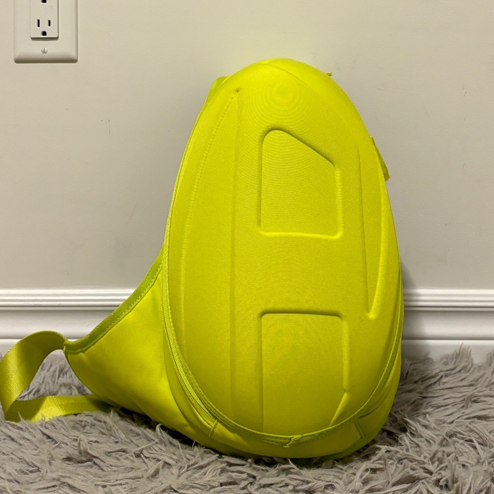 Diesel yellow green 1DR-pod pouch.